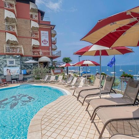 Hotel Firenze 3 Stelle Superior Brenzone sul Garda Kültér fotó