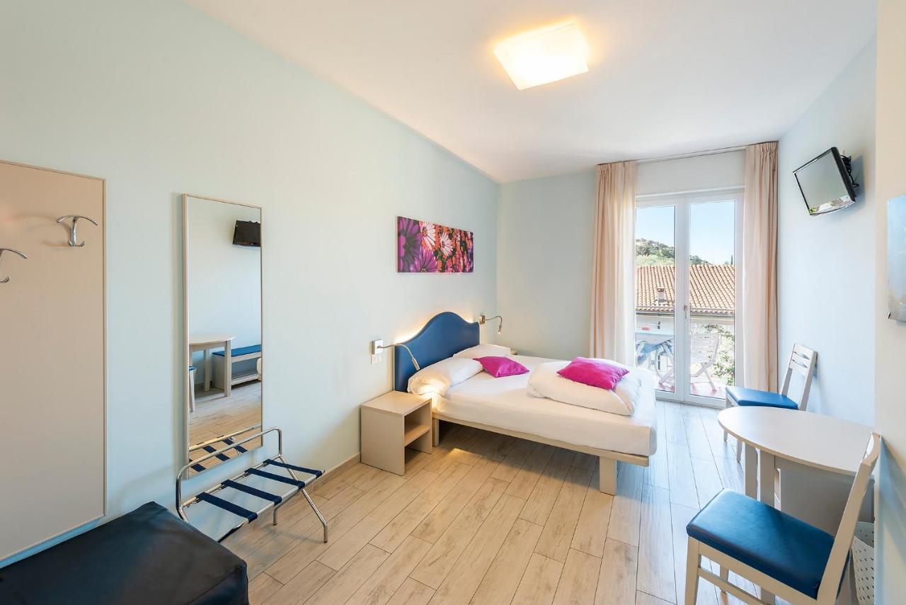 Hotel Firenze 3 Stelle Superior Brenzone sul Garda Kültér fotó