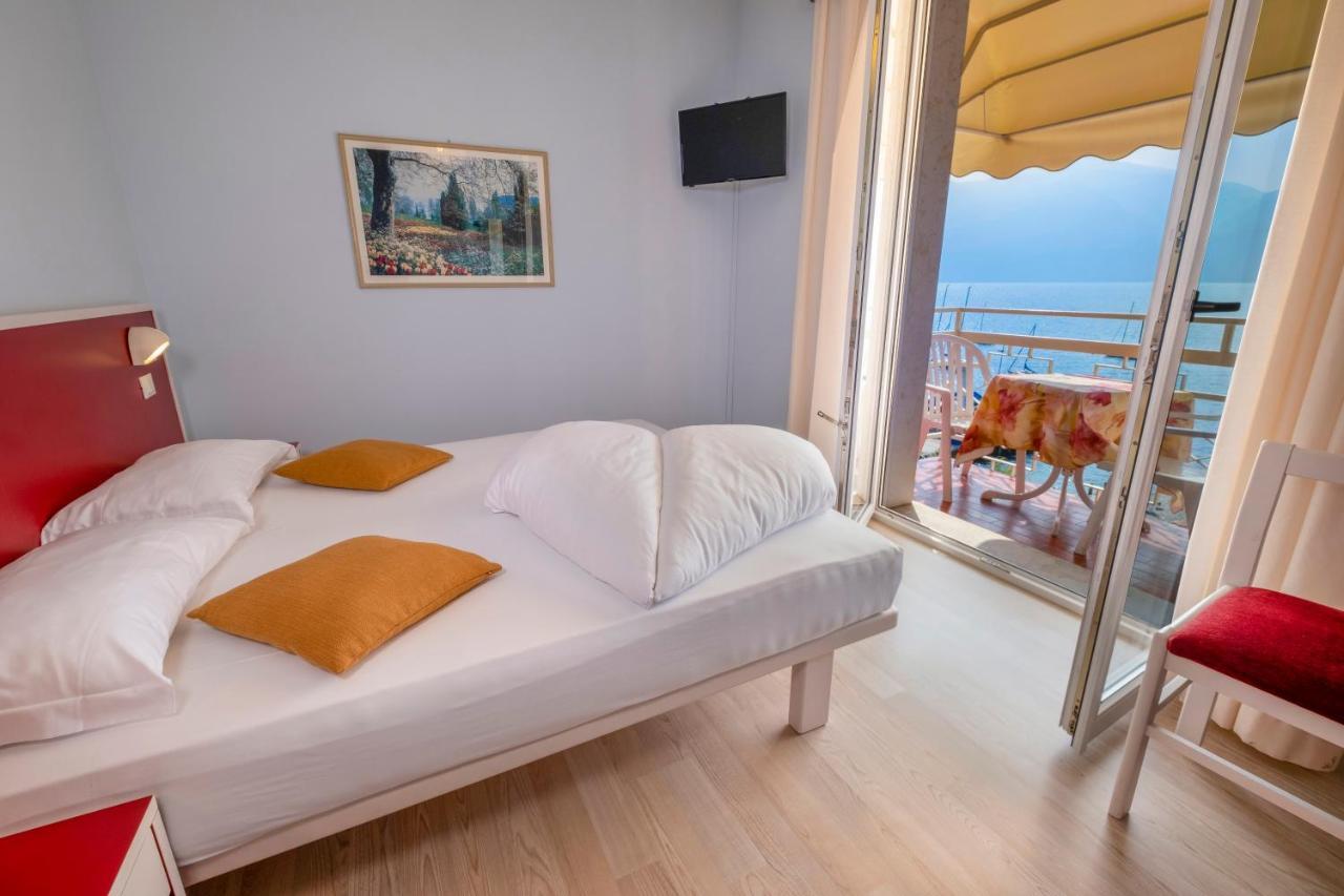 Hotel Firenze 3 Stelle Superior Brenzone sul Garda Kültér fotó