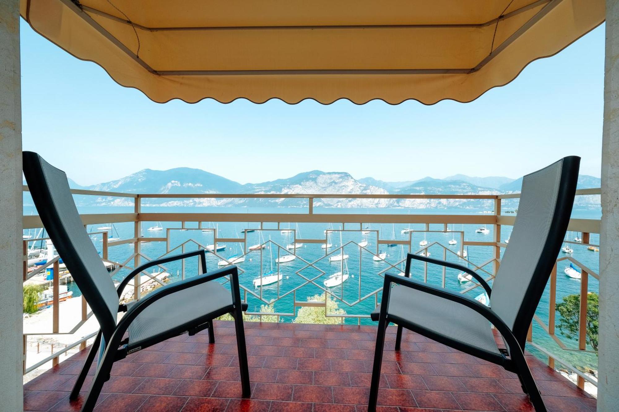 Hotel Firenze 3 Stelle Superior Brenzone sul Garda Kültér fotó