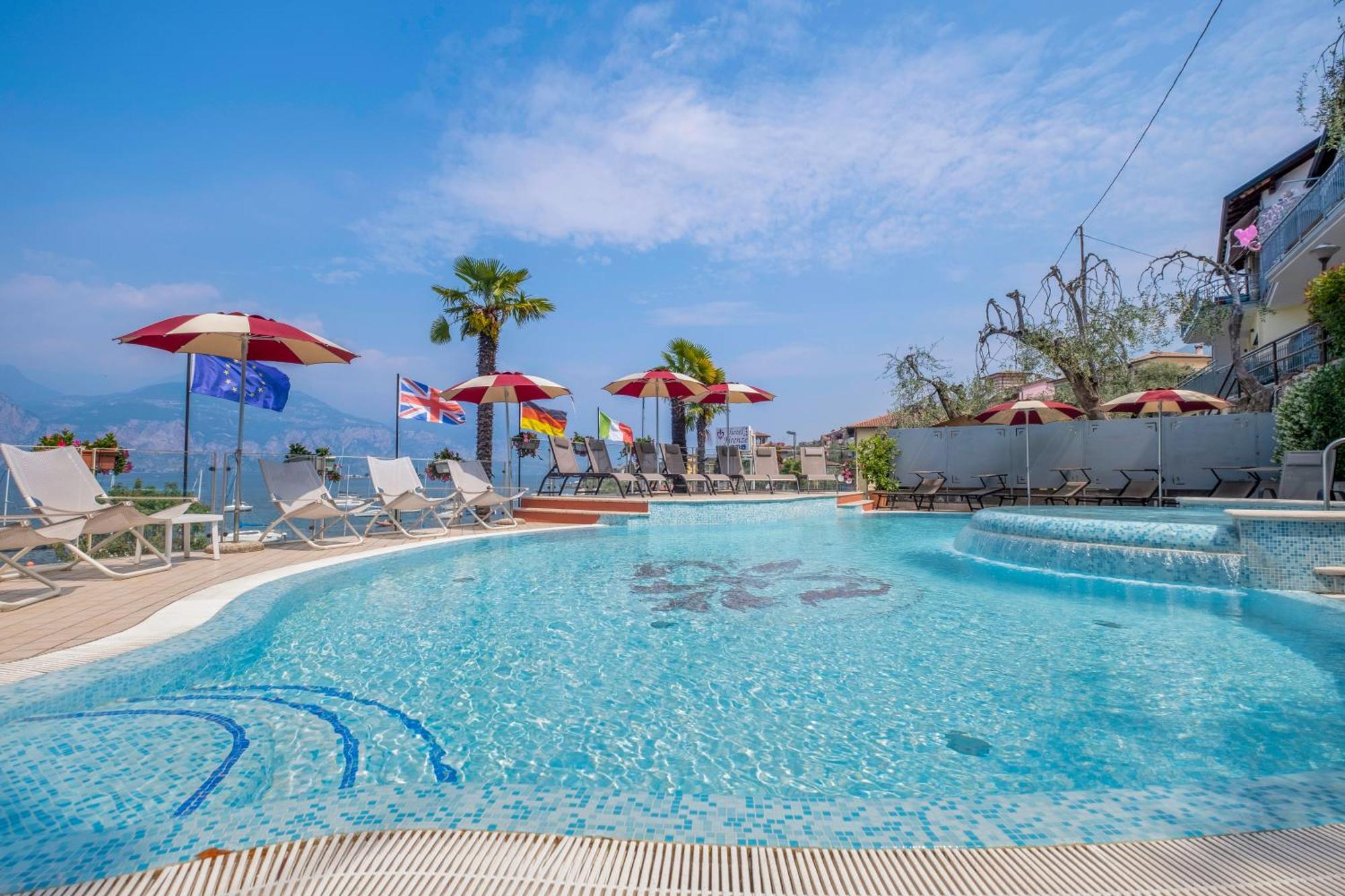 Hotel Firenze 3 Stelle Superior Brenzone sul Garda Kültér fotó