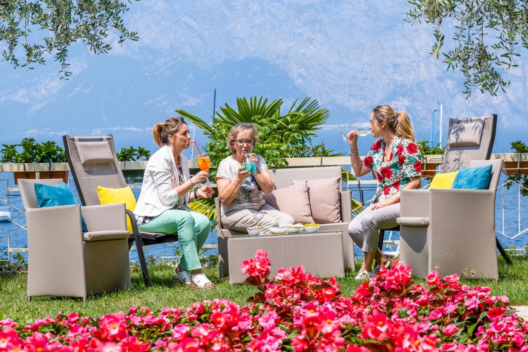 Hotel Firenze 3 Stelle Superior Brenzone sul Garda Kültér fotó